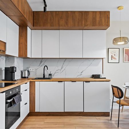 Rentplanet - Apartament Miedzynarodowa Варшава Экстерьер фото